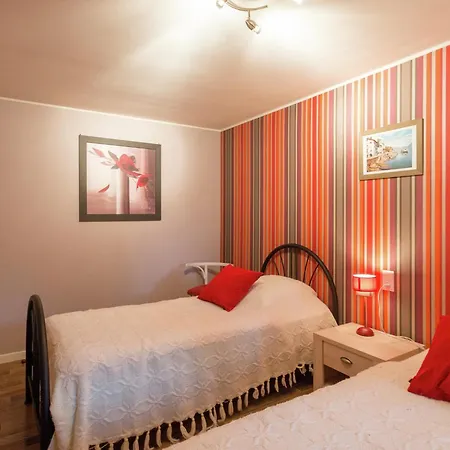 Charming Cottage, Thirimont, Cleaning Included וואימס