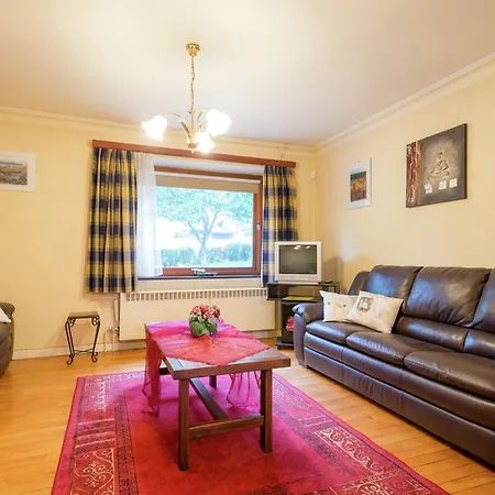 Charming Cottage, Thirimont, Cleaning Included בית נופש