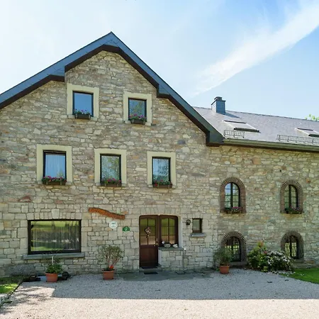 Charming Cottage, Thirimont, Cleaning Included בית נופש *